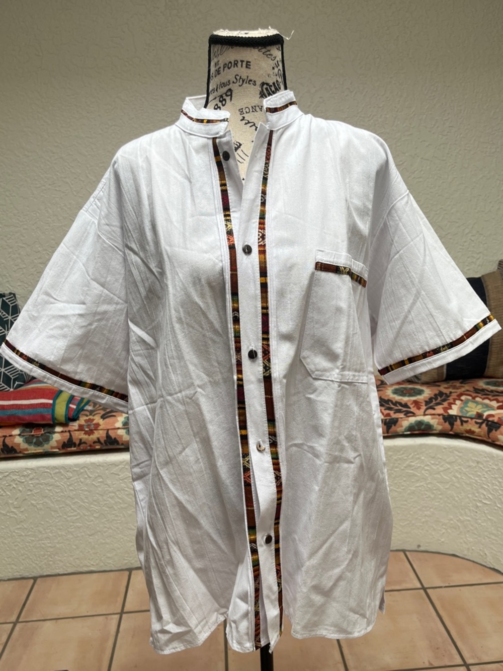Men's Guayabera White Short-Sleeve Casual Shirt with Contrast Trim. NWOT